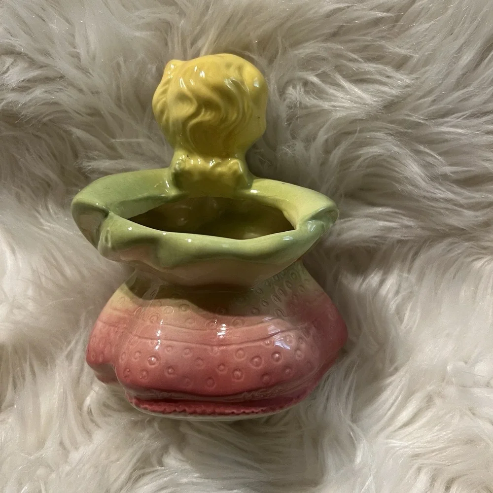 Pink Coconut Boutique this ceramic